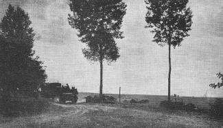 Colonne blindée américaine se positionnant non loin de Château-Thierry ©Archives de la 7th Armored Division