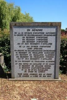 Monument d’Etreux en mémoire des unités qui défendirent le front de la Sambre à l’Oise en mai 1940. ©CD02