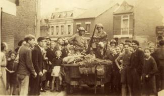 Le 2 septembre 1944, les premières jeeps américaines entrent dans Chauny ©Arch. dép. Aisne 2 Fi 523