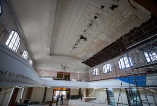 La ceinture de balcon et les voutes moulures du musée de la resistance