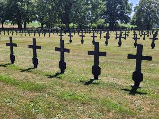 Les tombes des soldats allemands fusillés à Ressons-le-Long 