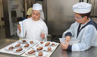 Atelier cuisine au collège Marcel Pangol de Vermand 