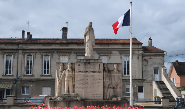 Monument à la mémoire des morts de Neufchâtel-sur-Aisne ©CD02