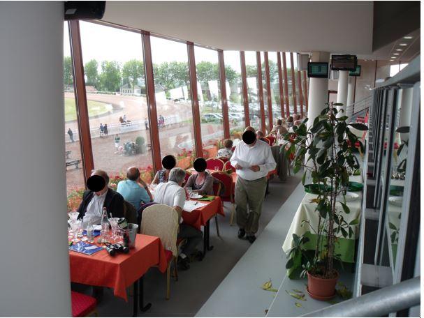 Le restaurant coté vitres avec vue panoramique