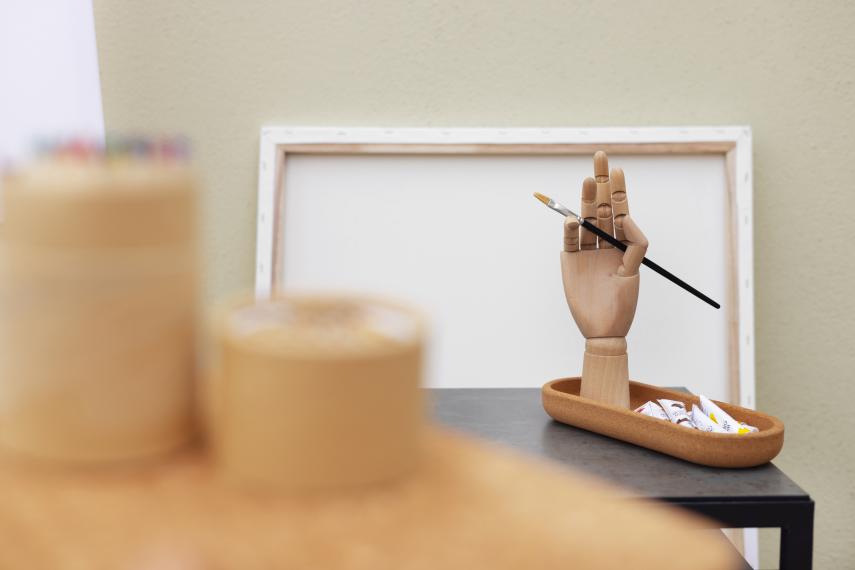 blank-canvas-painting-indoors-still-life