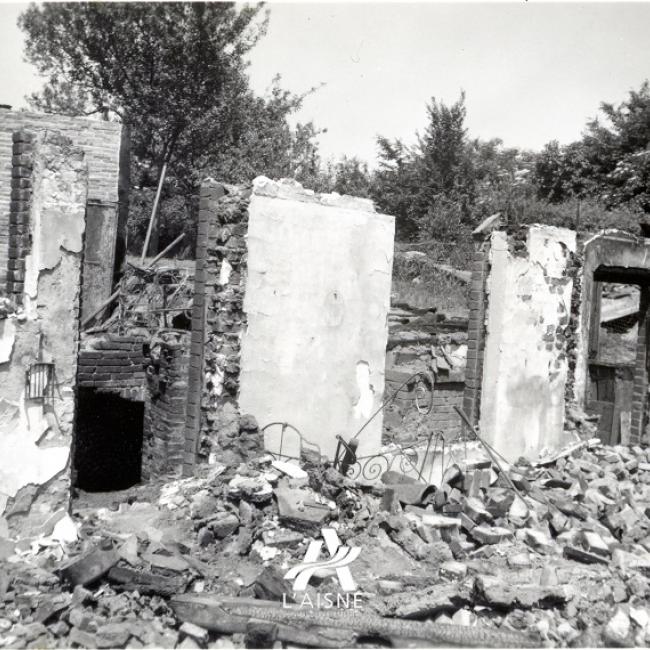Maison de Brunehamel détruite durant les bombardements, mai 1940. © Arch. dép. Aisne, 2 Fi 959